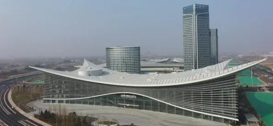 潇河国际会议会展中心开门迎客，正式开始试运营
